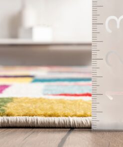 Alternative view of nuLOOM Maris Triangles Multi 3 ft. x 5 ft. Indoor Area Rug
