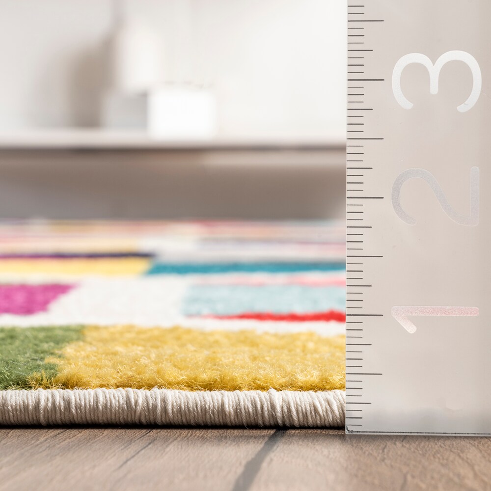 nuLOOM Maris Triangles Multi 3 ft. x 5 ft. Indoor Area Rug - Image 2